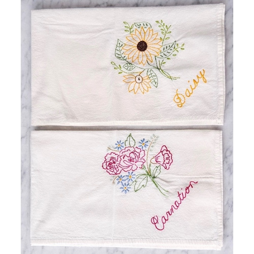 Set of 2 Kitchen Embroidered Hand Towels with Flower design